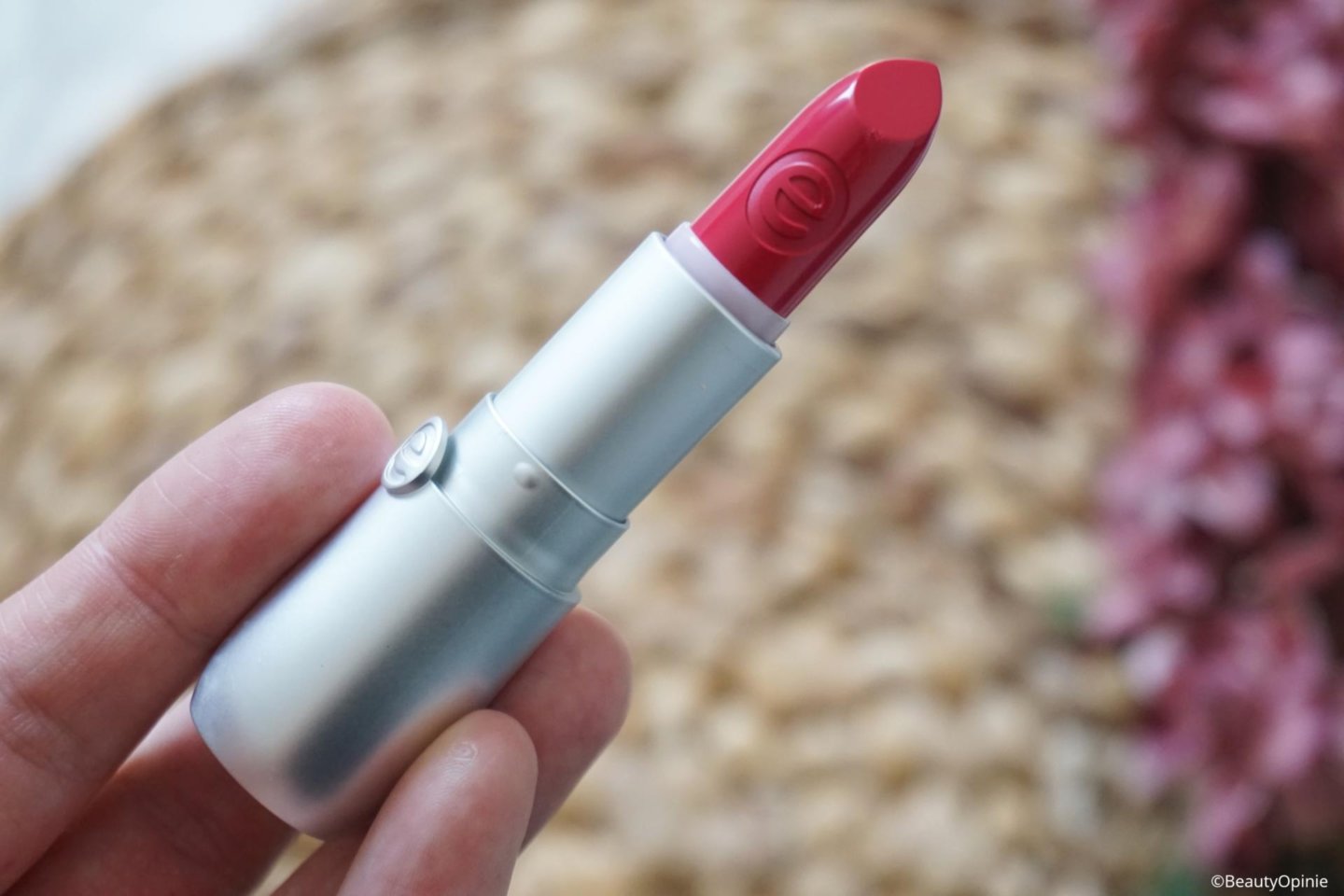 Review velvet matte lipstick Essence