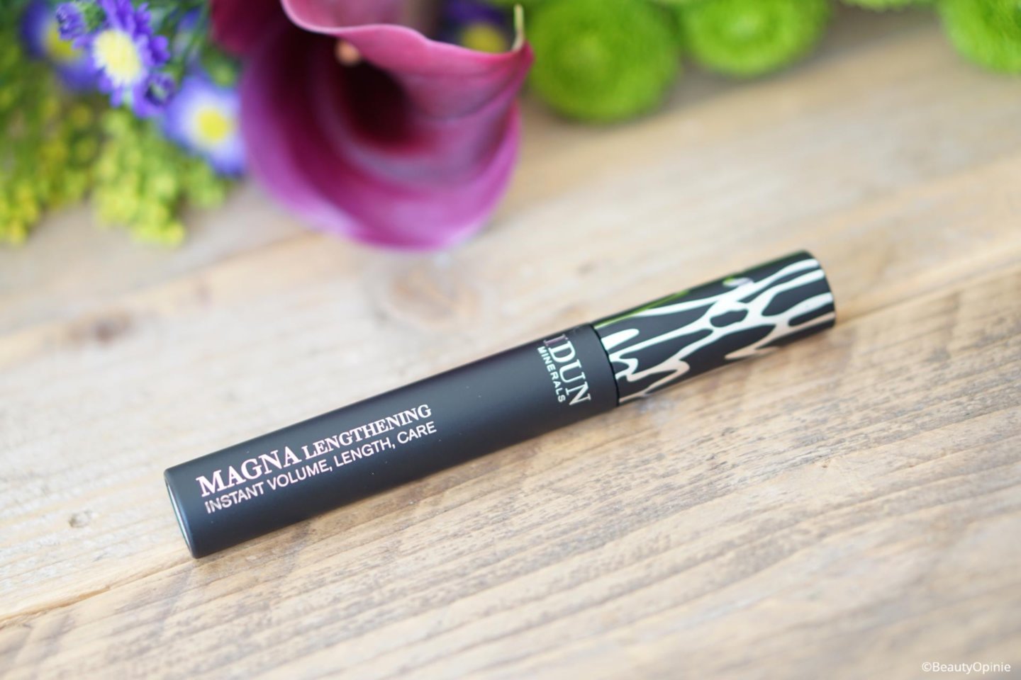 Review IDUN Minerals Magna Lengthening Mascara