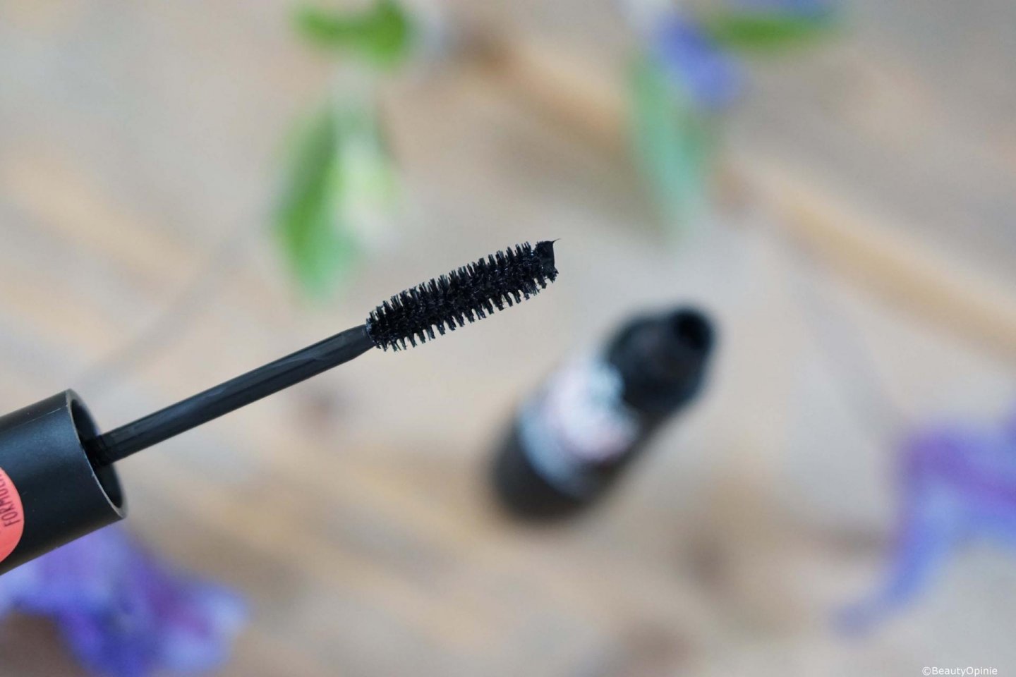 essence BYE BYE PANDA EYES mascara review